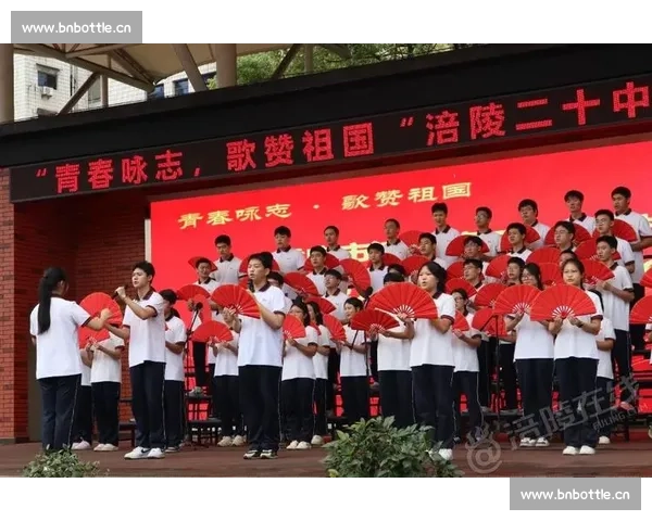 校园合唱比赛里团队凝聚与青春歌声交织成的难忘篇章动人瞬间映心